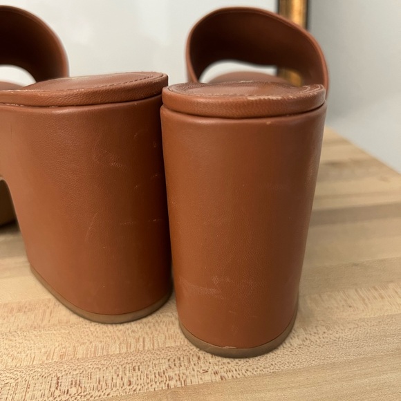 Larroude Cognac Platform Shoes with Chunky Design - Picture 5 of 8